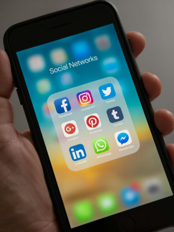 Vocabulario en inglés para social media: los 15 términos que debes dominar