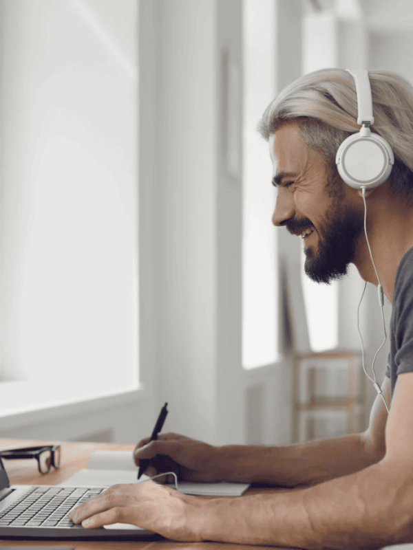 Cursos de inglés online para empresas: formación práctica, personalizada y con IA