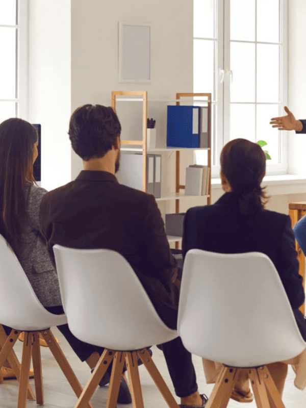 Errores comunes al usar preposiciones en inglés de negocios