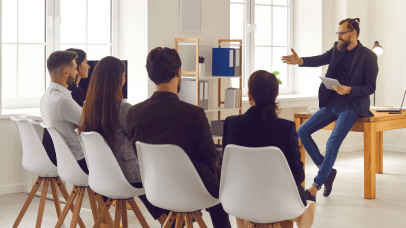 Errores comunes al usar preposiciones en inglés de negocios