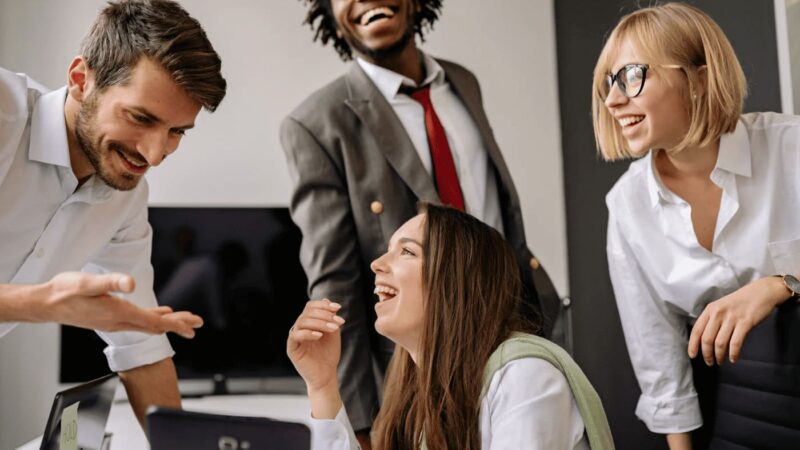 Cómo evitar ambigüedades gramaticales en inglés al comunicar decisiones importantes