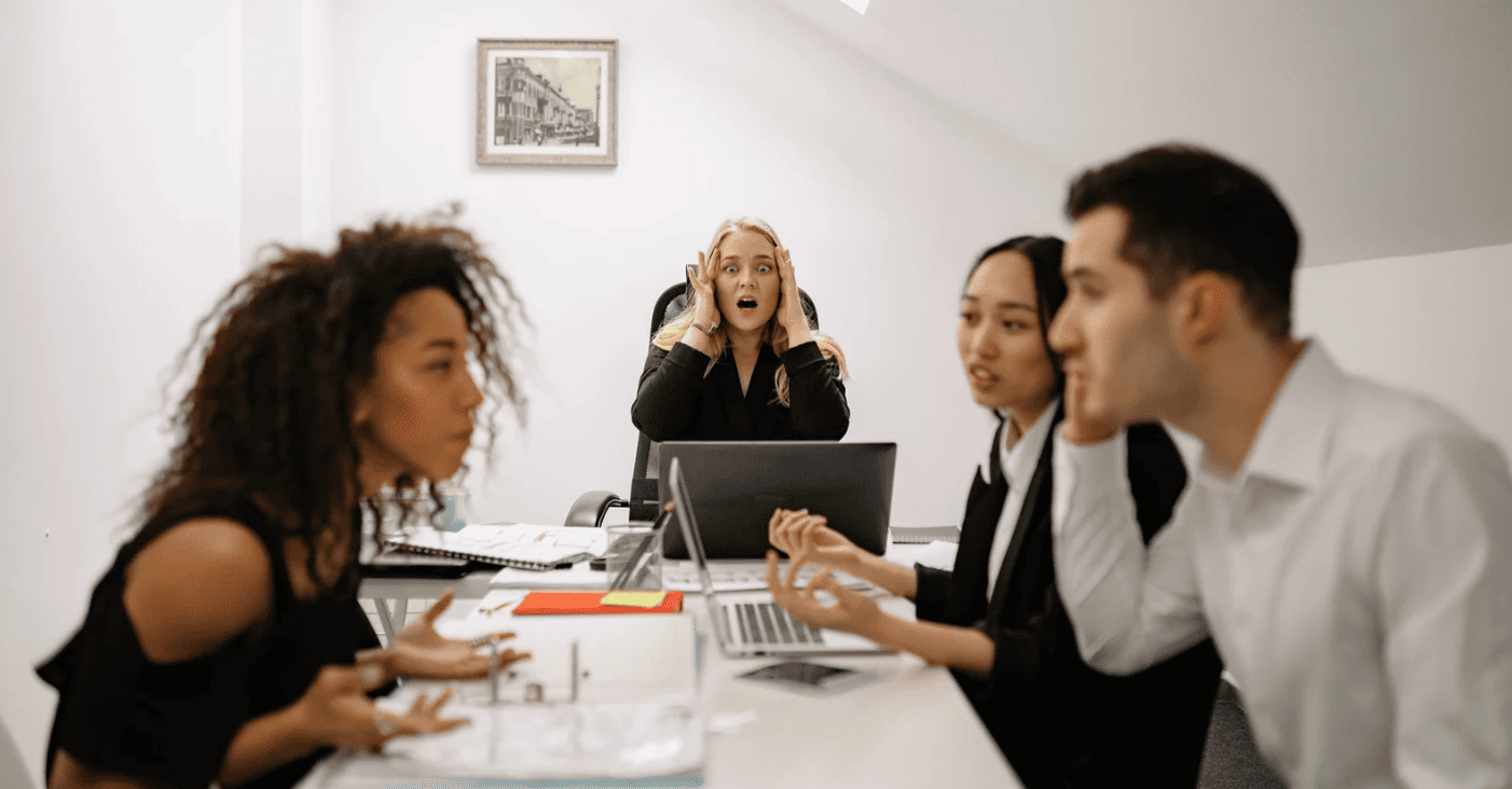 phrasal-verbs-ingles-reuniones-trabajo